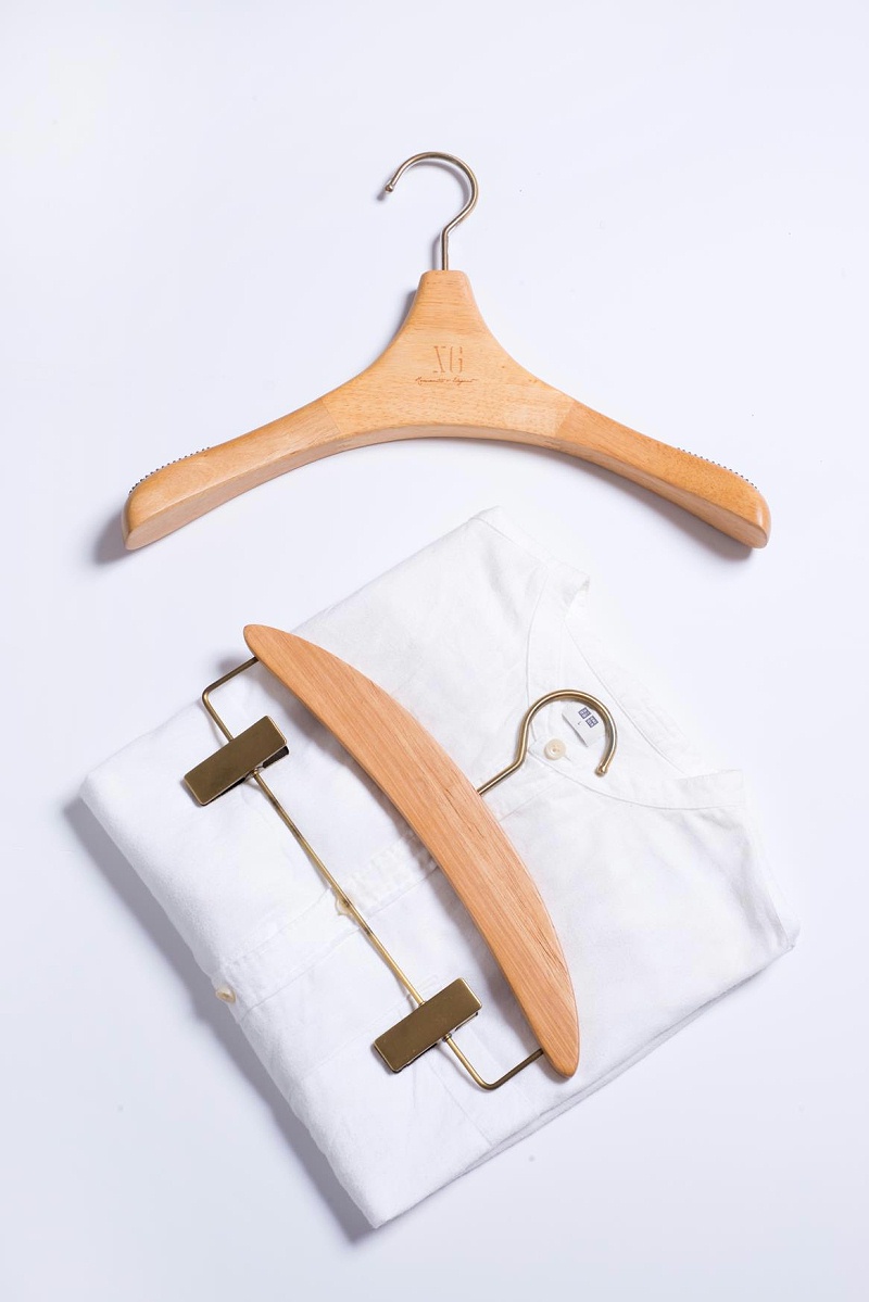 怎么清理實(shí)木衣架長(zhǎng)菌？【華恩】