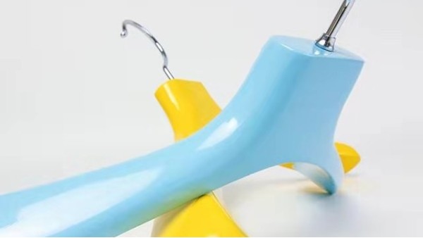 實木衣架油漆味怎么辦，你怕了嗎？【華恩】